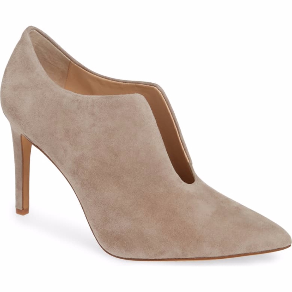 *NWOB* Vince Camuto Metseya Pointed-Toe Shooties